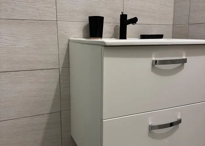 Petit Appt Cosy Et Moderne *